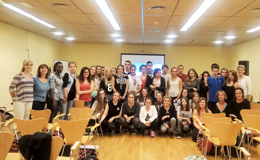 , 34 estudiants francesos visiten el Centre Residencial Mutuam Collserola