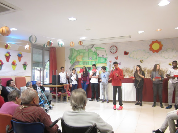 , La poesia uneix alumnes de l’Institut Lauro amb els avis de la Residència Les Franqueses del Vallès