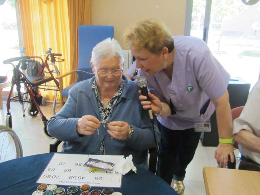 , Les sessions de bingo setmanal de la Residència les Franqueses del Vallès per a gent gran, tot un èxit