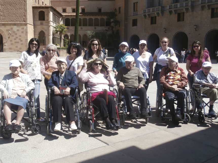 , La gent gran del Centre Residencial Mutuam Manresa d&#8217;excursió a Montserrat