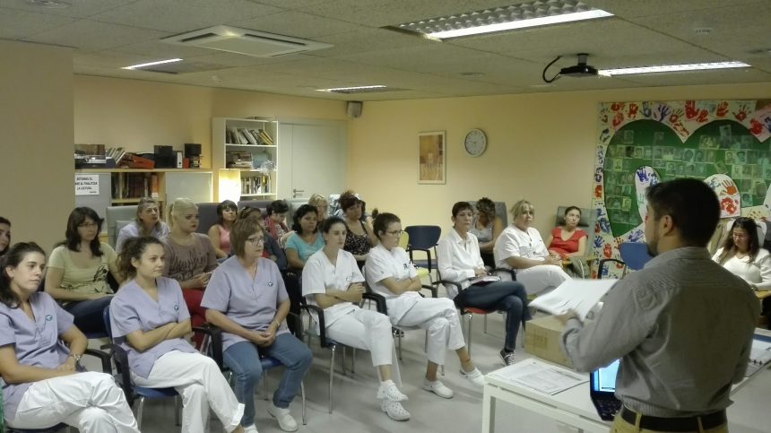 , Professionals dels EAR formen sobre la disfàgia a l’equip de la Residència Vila-seca