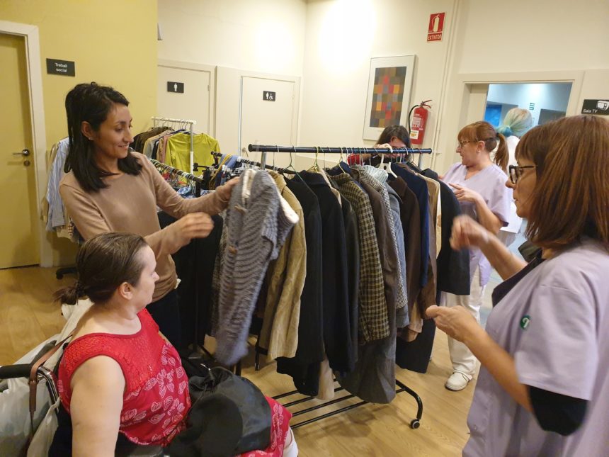 mercat creueta, Un pràctic mercat de roba i complements al Centre Mutuam la Creueta