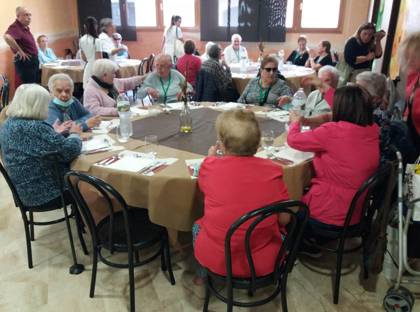 Visites culturals i intergeneracionals centres de dia gent gran, Visitas culturales e intergeneracionales a los Centros de Día para personas mayores de Sabadell del Grupo Mutuam